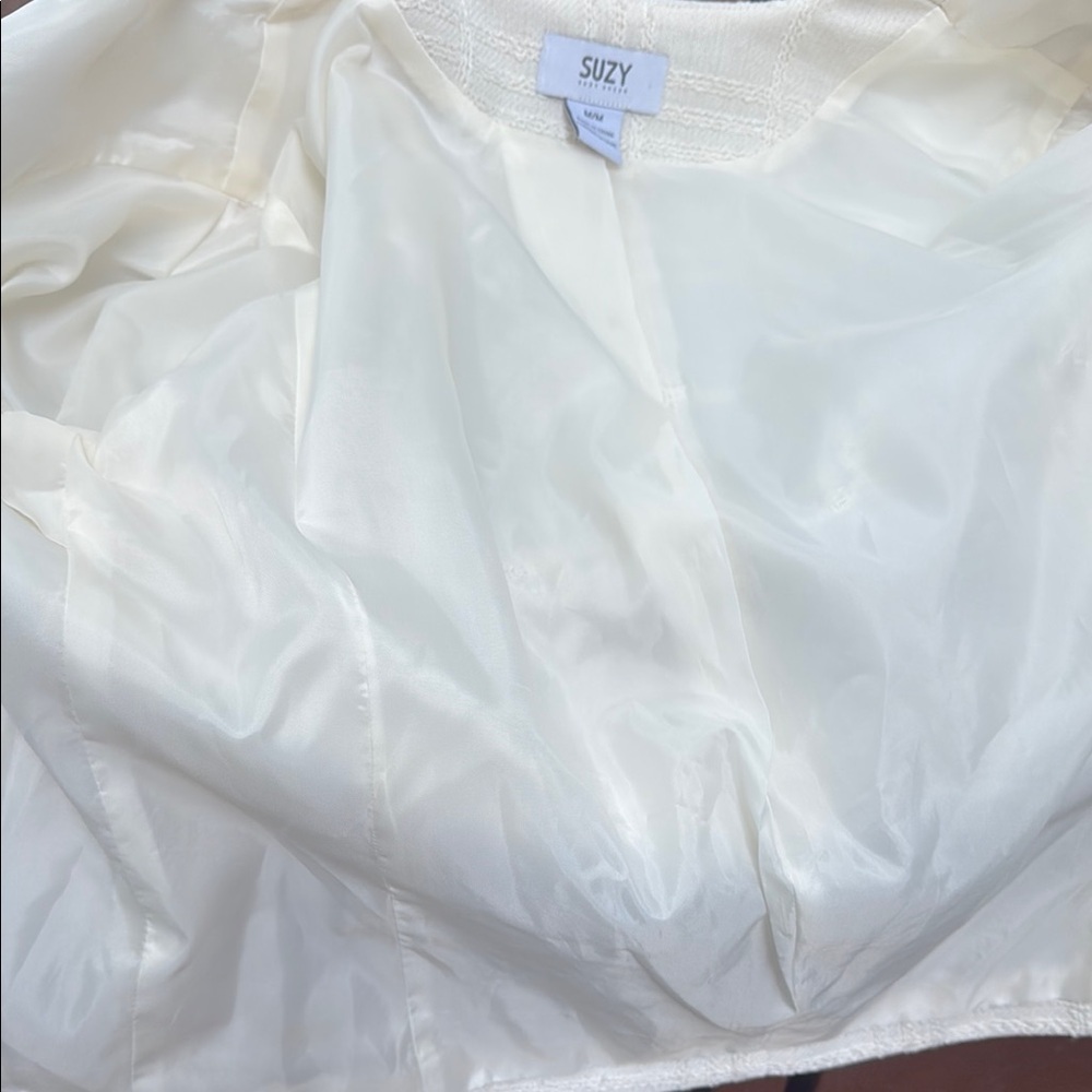 Suzy Shier White Blazer with Gold Buttons. Size Medium - Picture 7 of 8